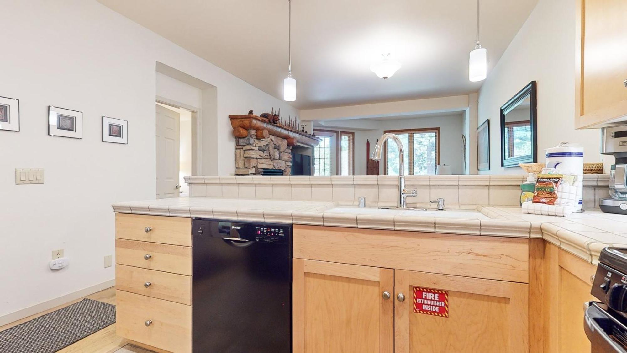 ממות' לייקס Mammoth Green 118 Located On Sierra Star Golf Course, Private Patio, Summer Pool Condo מראה חיצוני תמונה